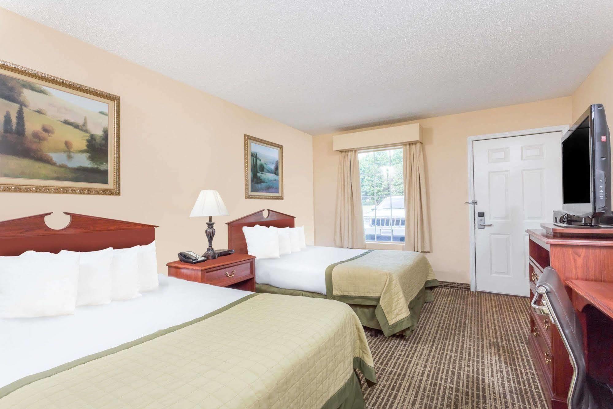 Baymont By Wyndham Eden Motel Exterior photo
