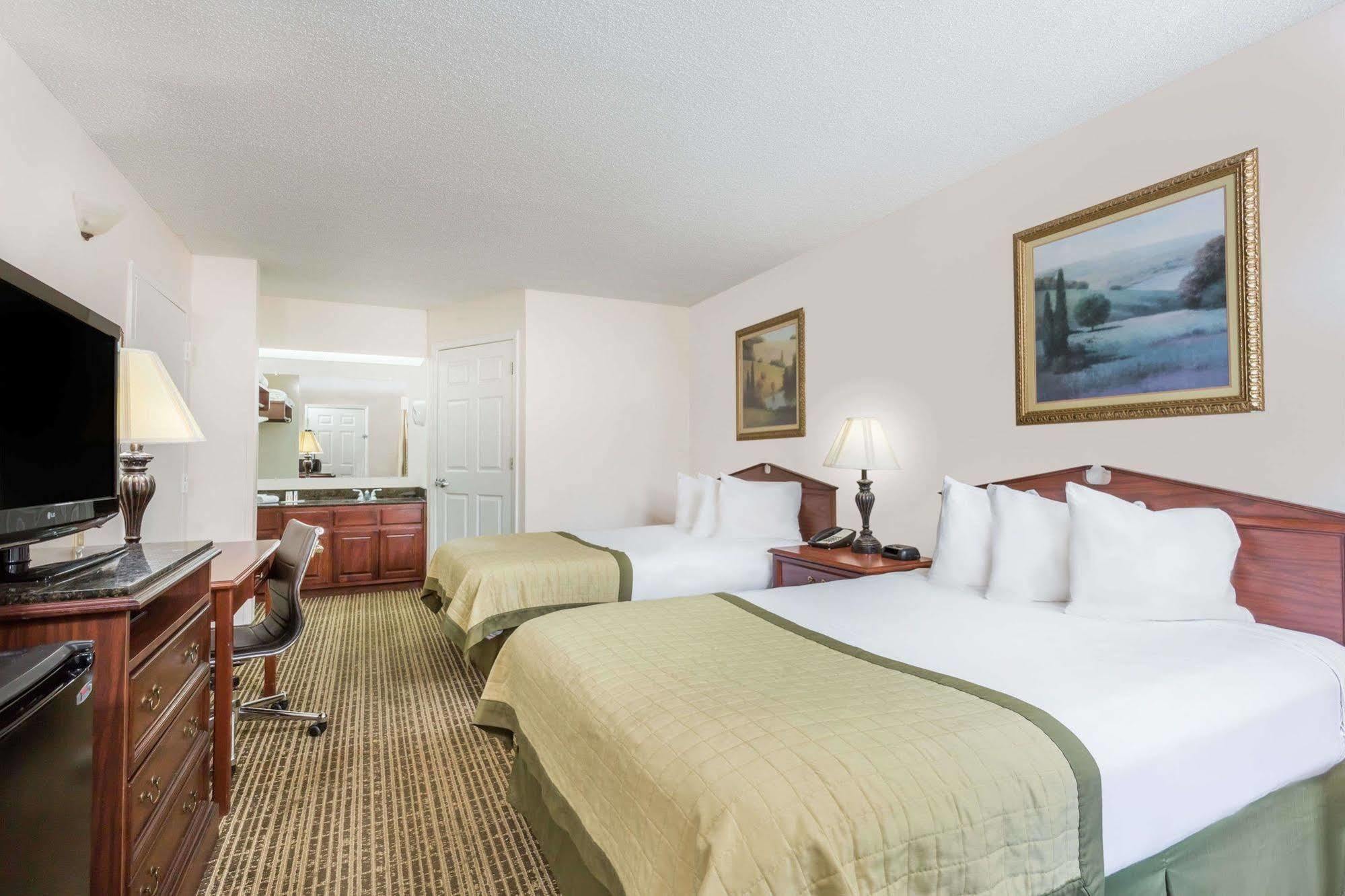 Baymont By Wyndham Eden Motel Exterior photo