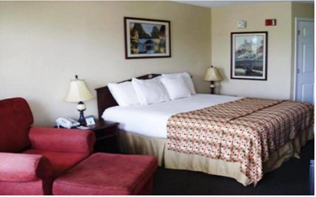 Baymont By Wyndham Eden Motel Exterior photo